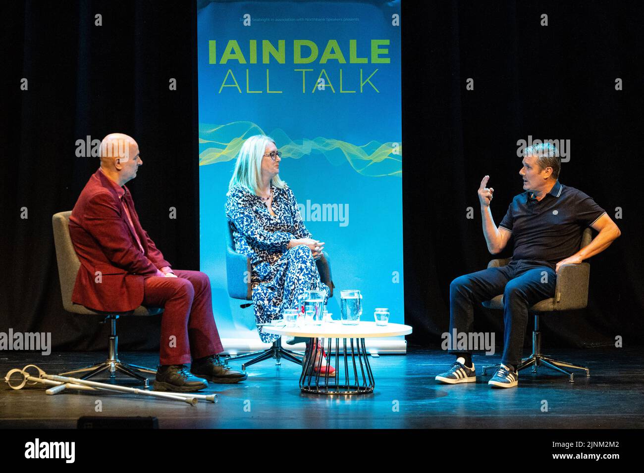 Edinburgh, Großbritannien. 12. August 2022 im Bild: Der Gewerkschaftsführer Sir Keir Starmer wird vom LBC-Chef Iain Dale und dem ehemaligen Labour-Innenminister Jacqui Smith beim Edinburgh Fringe Festival im Rahmen der „All Talk“-Reihe mit Interviews des Senders interviewt. Kredit: Rich Dyson/Alamy Live Nachrichten Stockfoto