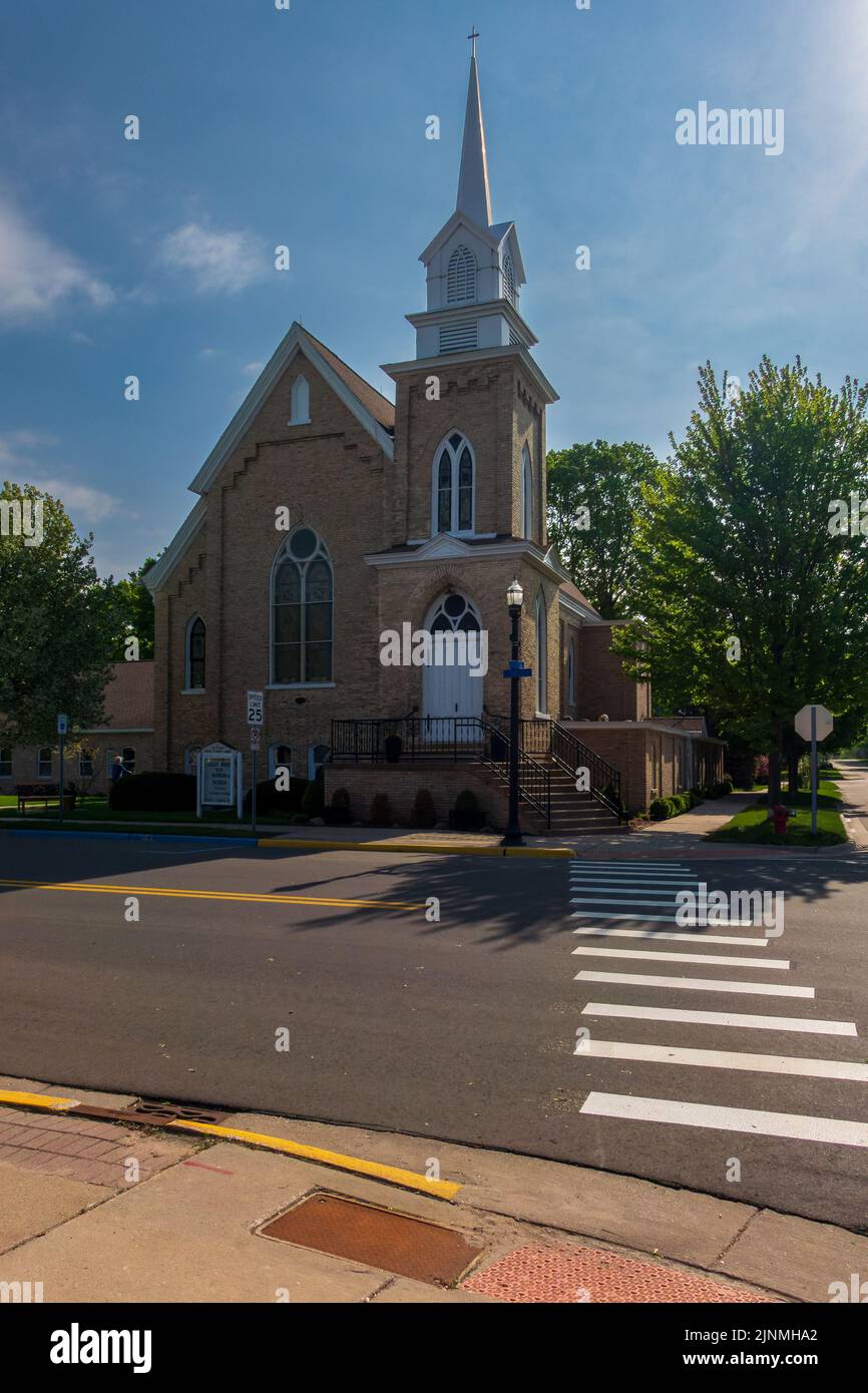 Pentwater, MI - 20. Mai 2022: 100 Jahre Vereinigte Methodistische Kirche Stockfoto