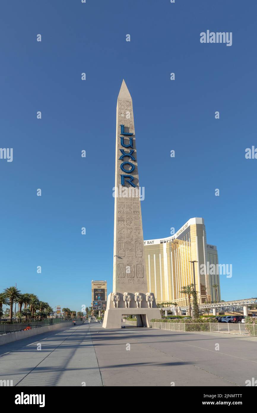 Las Vegas, USA - 25. Mai 2022: Das Luxor ist ein Hotel und Kasino am südlichen Ende des Las Vegas Strip in Paradise, Nevada, USA. Stockfoto