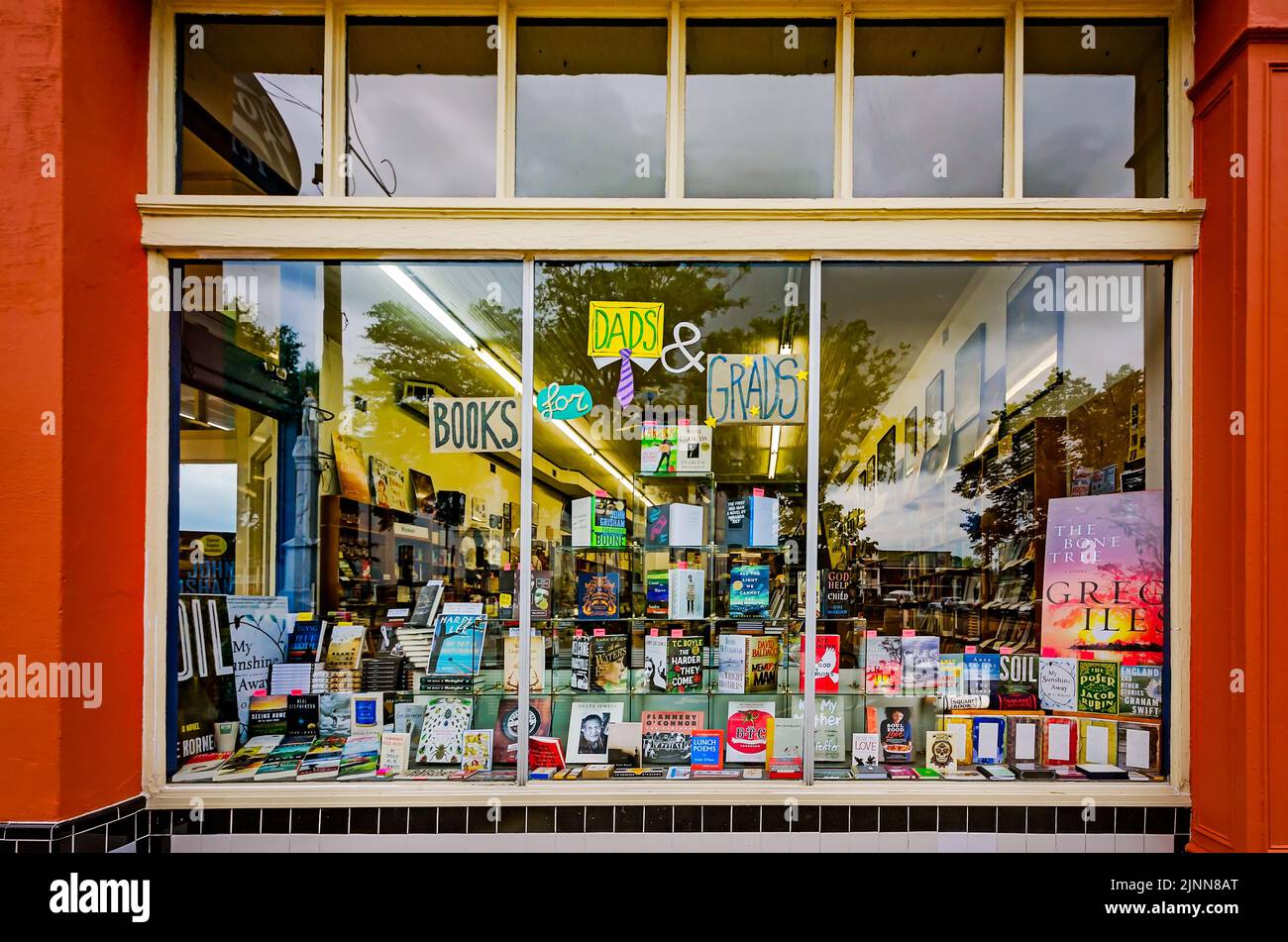 Square Books ist am 31. Mai 2015 in Oxford, Mississippi, abgebildet. Die familiengeführte Buchhandlung wurde 1979 von Richard und Lisa Howorth gegründet. Stockfoto