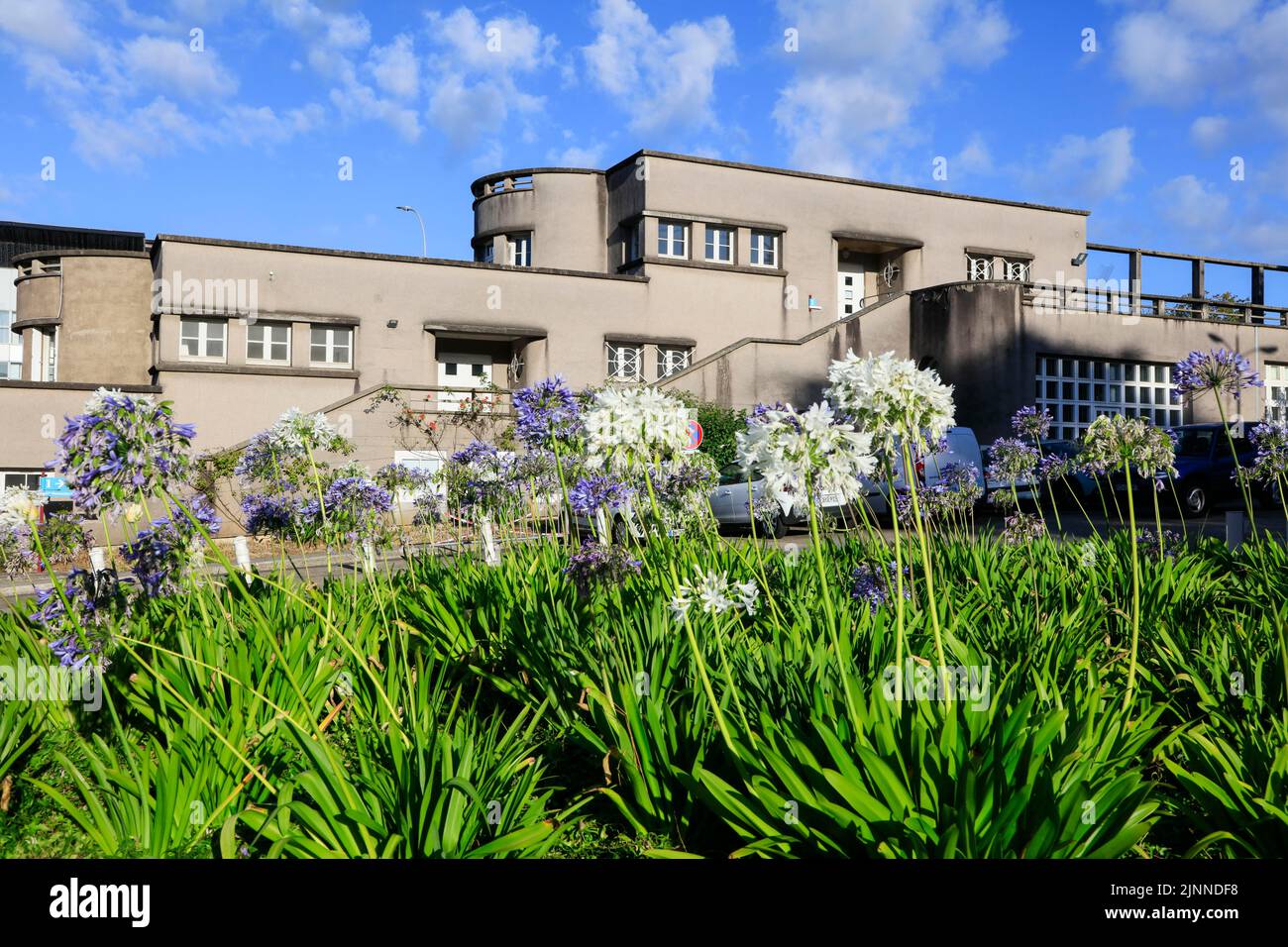 Hopital Augustin Morvan University Hospital, Architekten Raymond Lopez und Raymond Gravereaux, erbaut 1932-1939 im Art Deco-Stil, Brest, Abteilung von Stockfoto