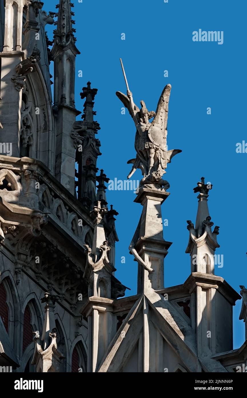 Prunkvoller Turm des Hauses der Orgel und Kammermusik, römisch-katholische Kirche St. Nikolaus in Kiew Ukraine Stockfoto