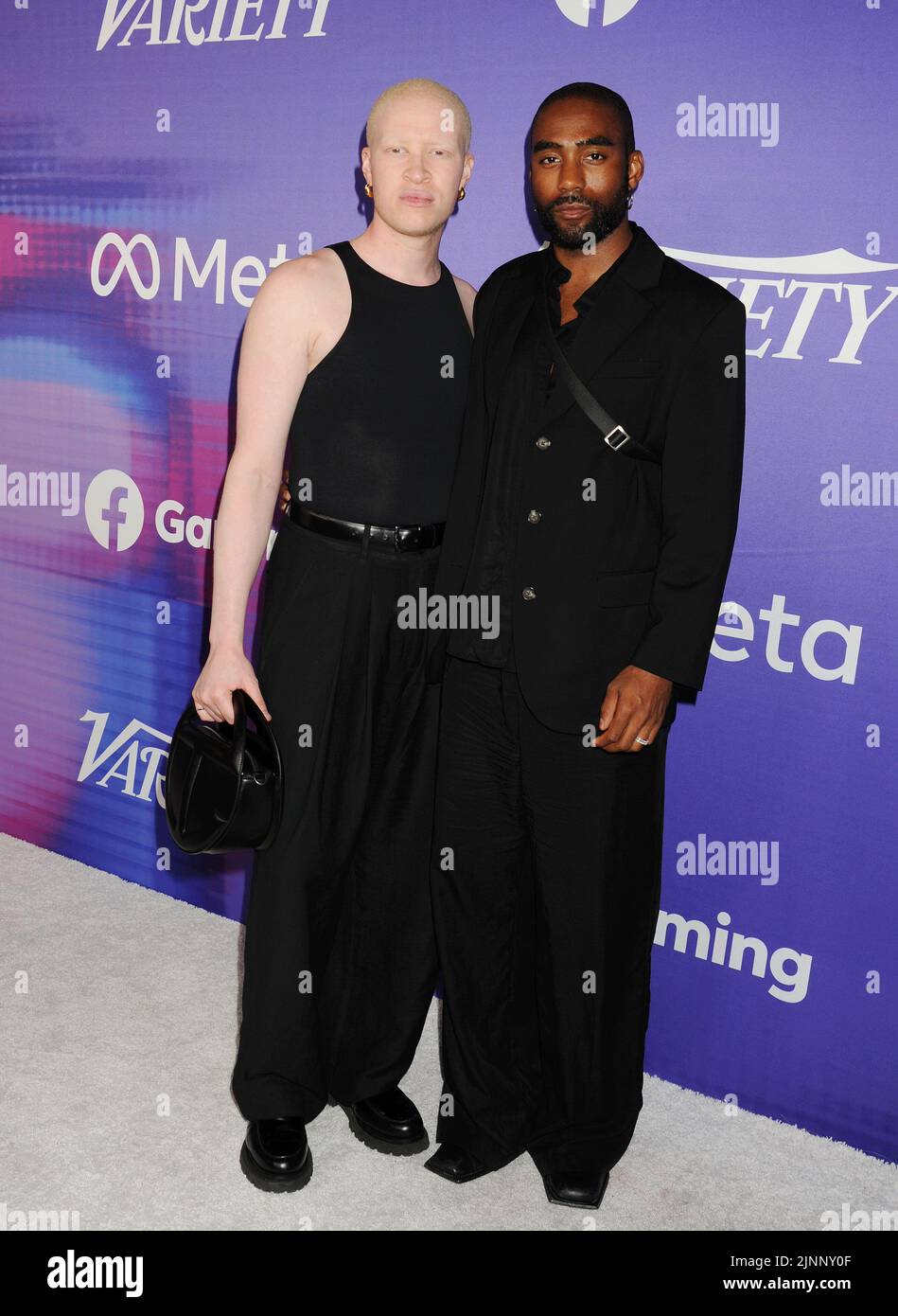 HOLLYWOOD, CA - 11. AUGUST: (L-R) Shaun Ross und David Alan Madick nehmen an der Power of Young Hollywood-Veranstaltung 2022 von Variety Teil, die von Facebook GA präsentiert wird Stockfoto