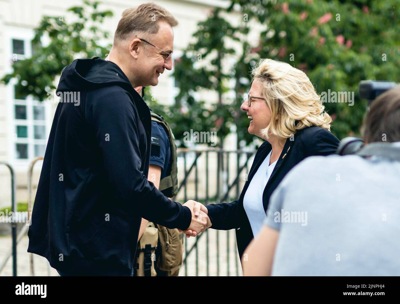 Bundesentwicklungsministerin Svenja Schulze (SPD) trifft den Bürgermeister von Lemberg, Andrij Sadowyj. Lviv, 05/26/2022. Stockfoto