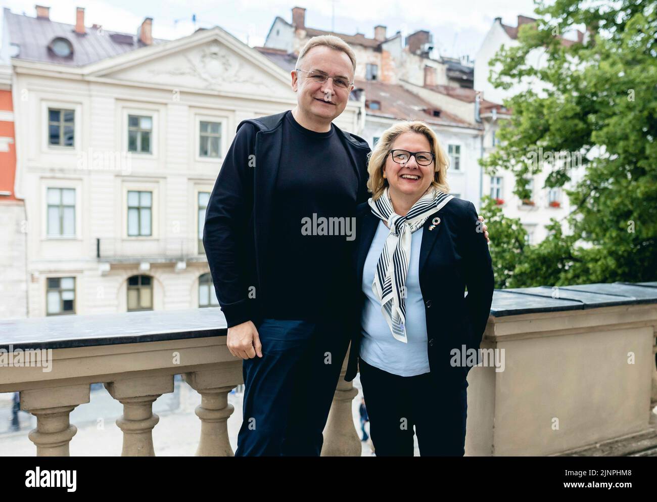 Bundesentwicklungsministerin Svenja Schulze (SPD) trifft den Bürgermeister von Lemberg, Andrij Sadowyj. Lviv, 05/26/2022. Stockfoto