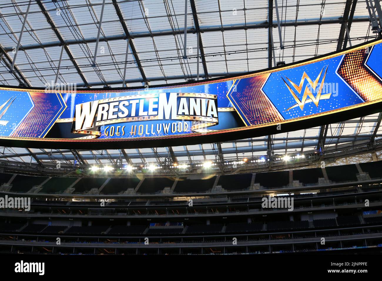 LOS ANGELES - AUG 11: Atmosphäre bei der WrestleMania Launch Party im SoFi Stadium am 11. August 2022 in Los Angeles, CA Stockfoto