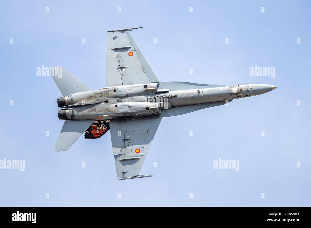 Spanische Luftwaffe - McDonnell Douglas EF-18M Hornet in der Luft beim Royal International Air Tattoo 2022 Stockfoto