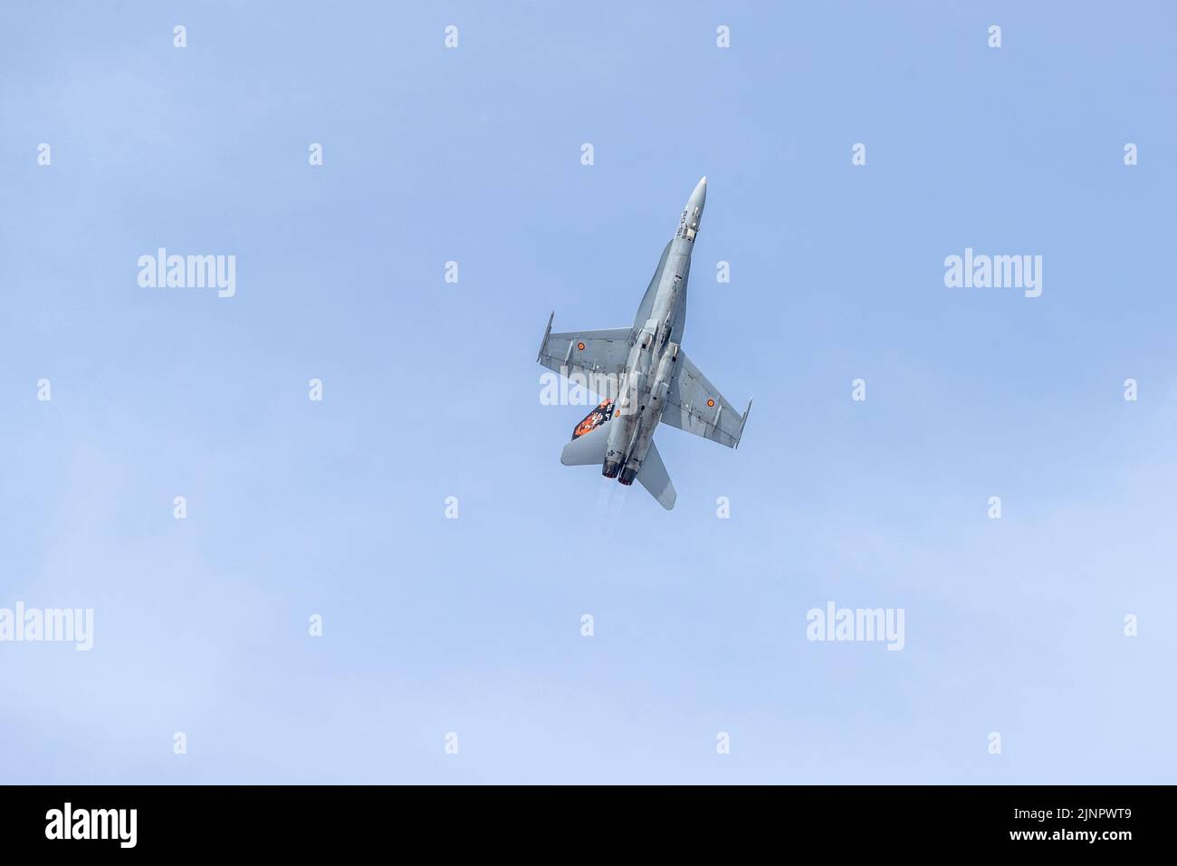 Spanische Luftwaffe - McDonnell Douglas EF-18M Hornet in der Luft beim Royal International Air Tattoo 2022 Stockfoto
