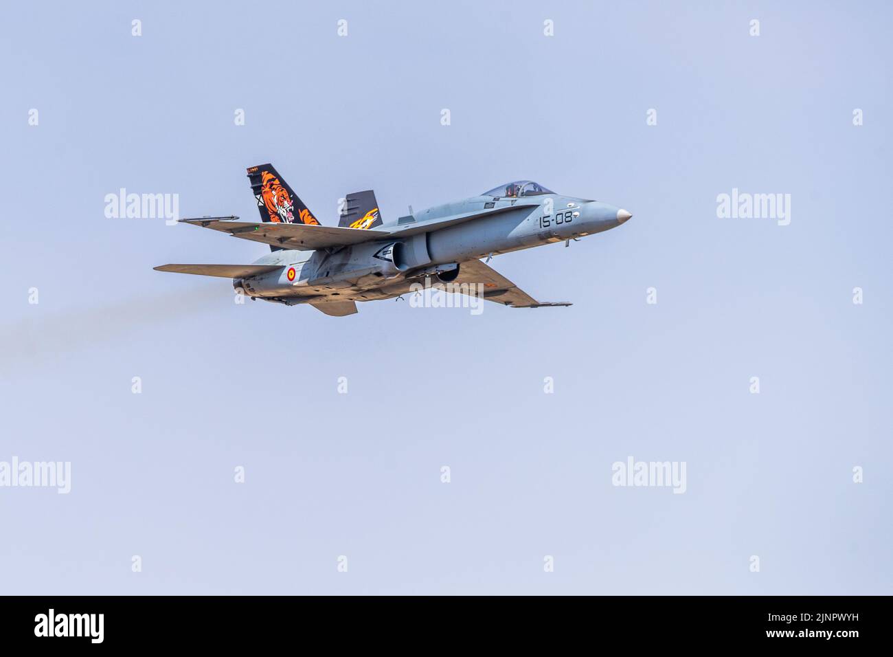 Spanische Luftwaffe - McDonnell Douglas EF-18M Hornet in der Luft beim Royal International Air Tattoo 2022 Stockfoto