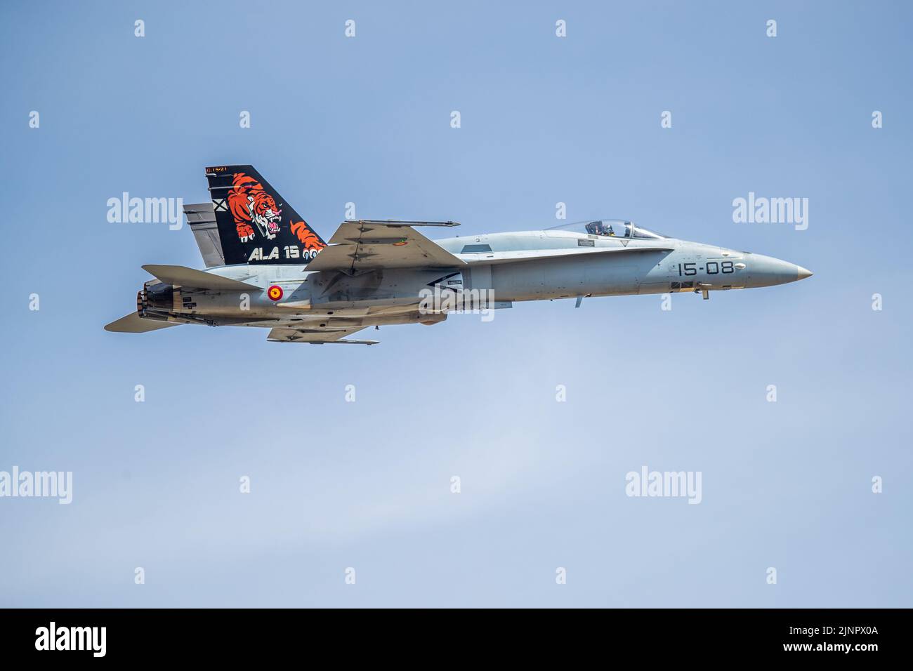 Spanische Luftwaffe - McDonnell Douglas EF-18M Hornet in der Luft beim Royal International Air Tattoo 2022 Stockfoto