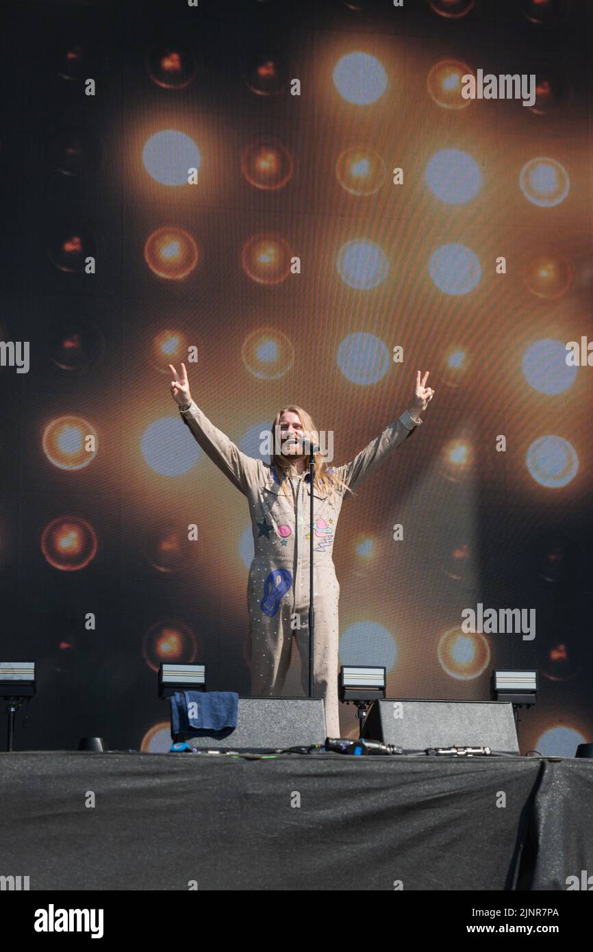 Newquay, Cornwall, Großbritannien. 13.. August 2022. Sam Ryder tritt auf der Hauptbühne beim Boardmasters Festival 2022 auf. Quelle: Sam Hardwick/Alamy. Stockfoto
