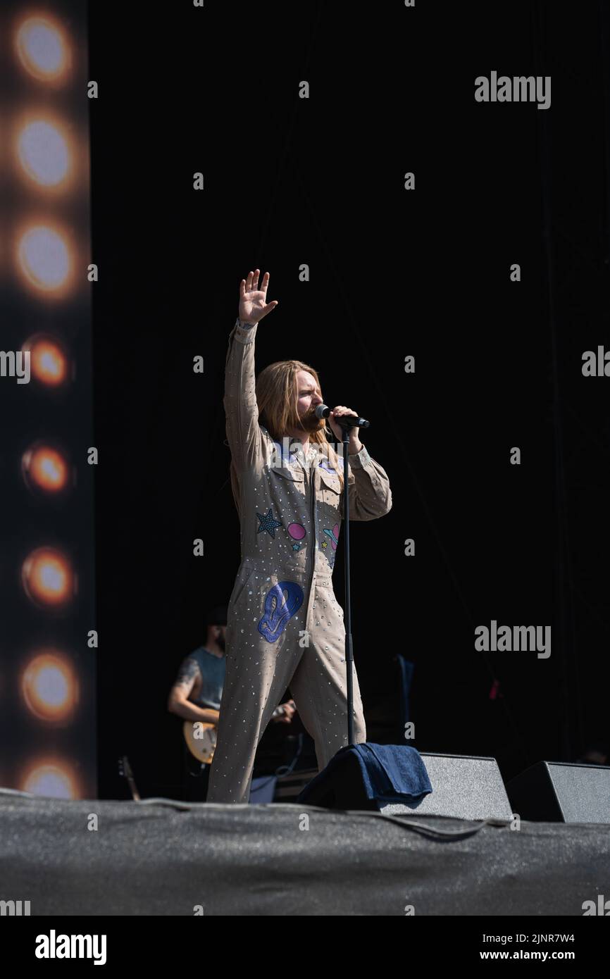 Newquay, Cornwall, Großbritannien. 13.. August 2022. Sam Ryder tritt auf der Hauptbühne beim Boardmasters Festival 2022 auf. Quelle: Sam Hardwick/Alamy. Stockfoto