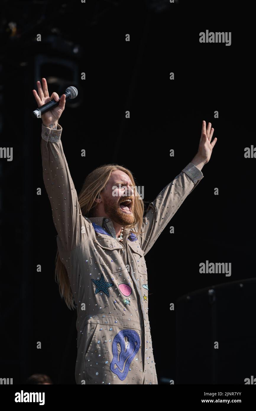 Newquay, Cornwall, Großbritannien. 13.. August 2022. Sam Ryder tritt auf der Hauptbühne beim Boardmasters Festival 2022 auf. Quelle: Sam Hardwick/Alamy. Stockfoto