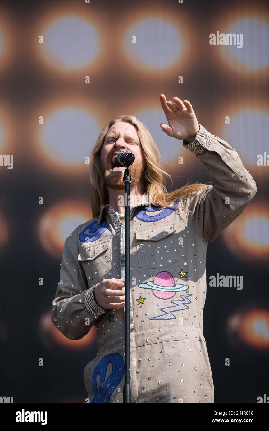 Newquay, Cornwall, Großbritannien. 13.. August 2022. Sam Ryder tritt auf der Hauptbühne beim Boardmasters Festival 2022 auf. Quelle: Sam Hardwick/Alamy. Stockfoto