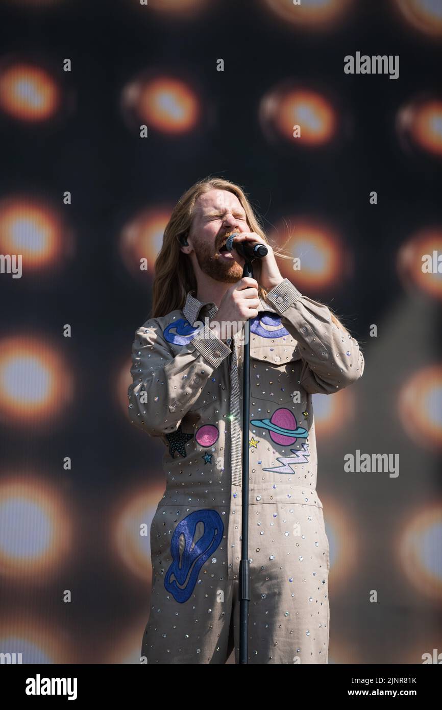 Newquay, Cornwall, Großbritannien. 13.. August 2022. Sam Ryder tritt auf der Hauptbühne beim Boardmasters Festival 2022 auf. Quelle: Sam Hardwick/Alamy. Stockfoto