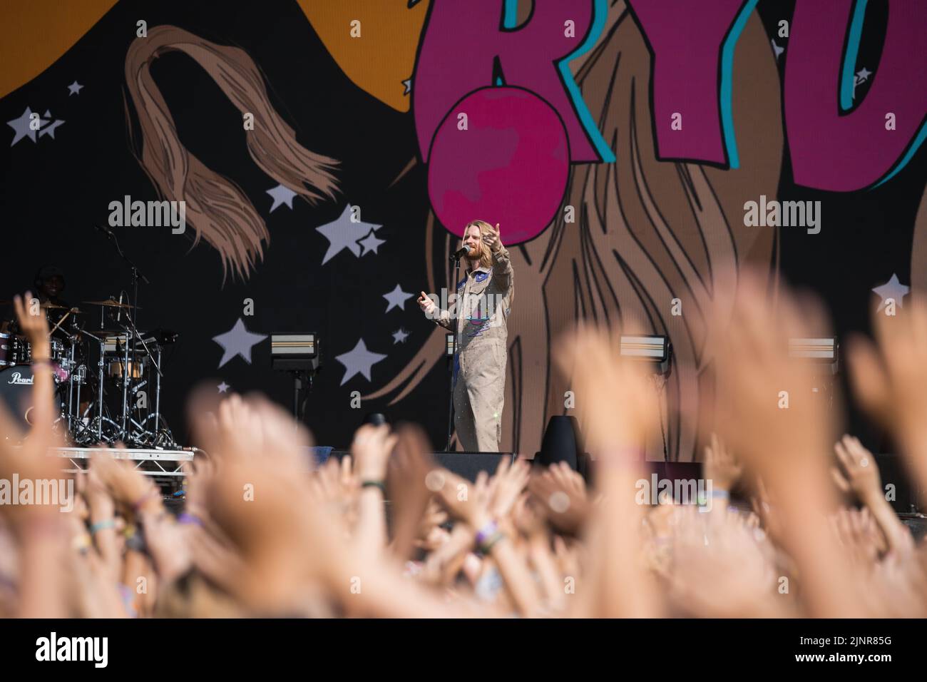 Newquay, Cornwall, Großbritannien. 13.. August 2022. Sam Ryder tritt auf der Hauptbühne beim Boardmasters Festival 2022 auf. Quelle: Sam Hardwick/Alamy. Stockfoto