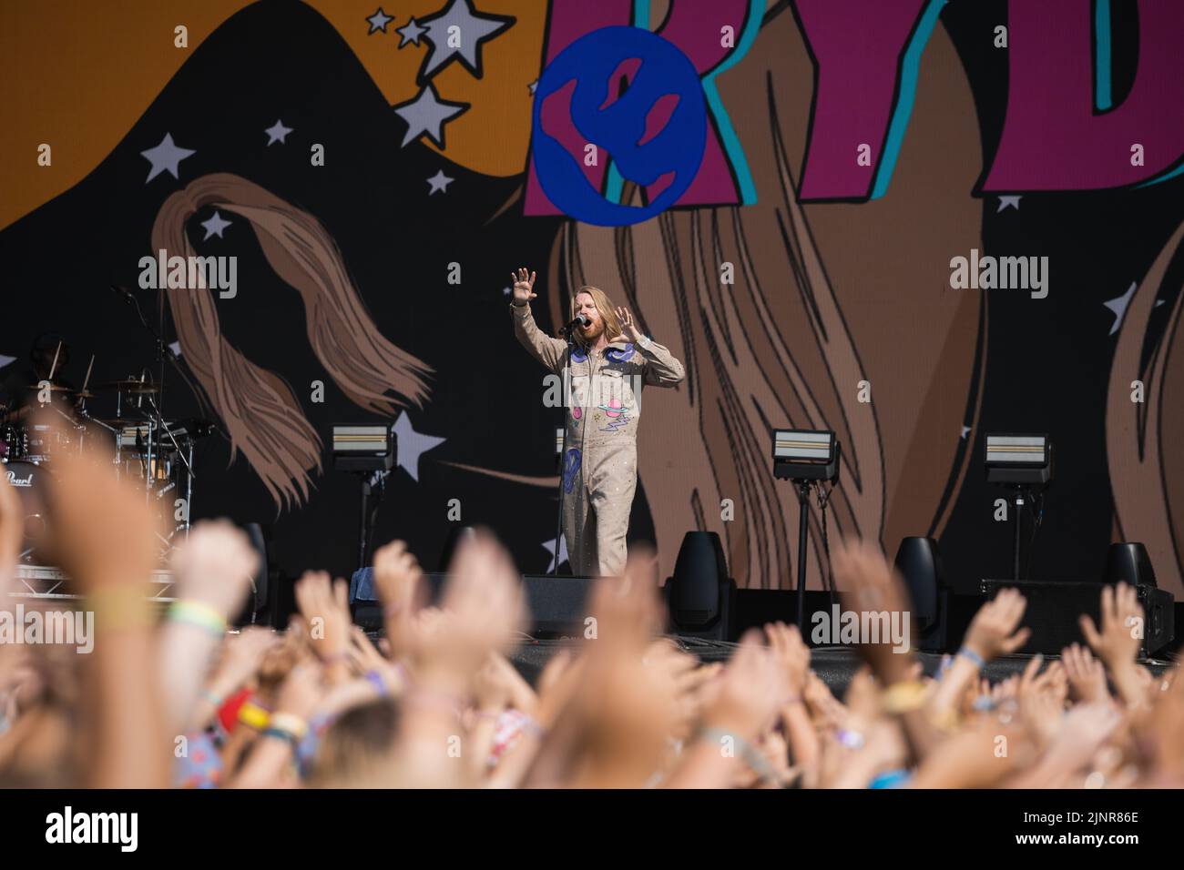 Newquay, Cornwall, Großbritannien. 13.. August 2022. Sam Ryder tritt auf der Hauptbühne beim Boardmasters Festival 2022 auf. Quelle: Sam Hardwick/Alamy. Stockfoto