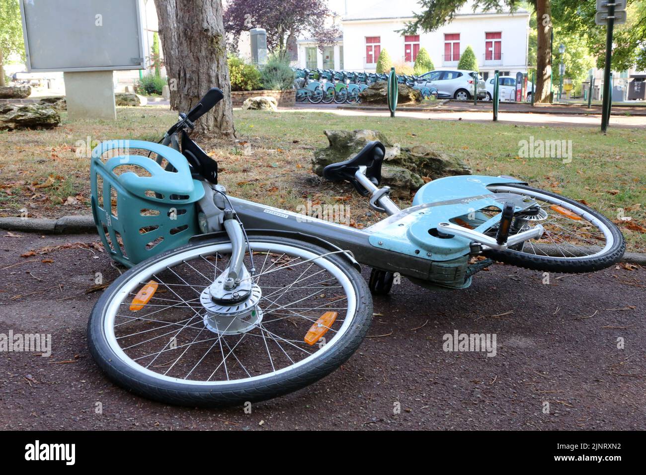 Vélib' Métropole. Location de vélos en libre-Service. Dégradation du matériel. Ville d’Avray. Ile-de-France. Frankreich. Europa. Stockfoto