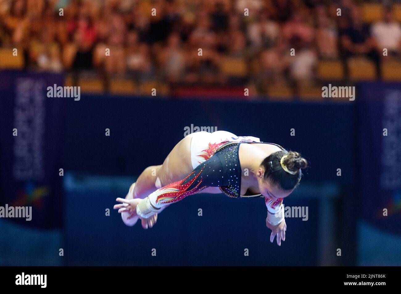 München, Deutschland. 13. August 2022. 13,8.2022, München, Olympiahalle München, Europameisterschaft München 2022: Kunstturnen - Mannschaftsfinale der Frauen, Jutta Verkest (Bel) am Balancestab. (Sven Beyrich/SPP-JP) Quelle: SPP Sport Press Foto. /Alamy Live News Stockfoto