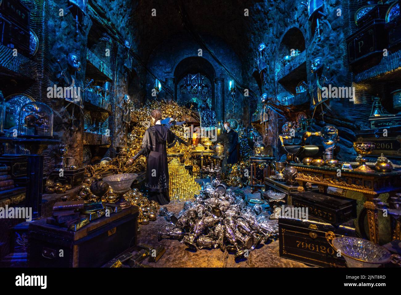 In Gringotts Wizarding Bank in der Winkelgasse, Harry Potter Studio London, das Lestrange Vault voller Schätze; Schatzkammer-Tapete Stockfoto