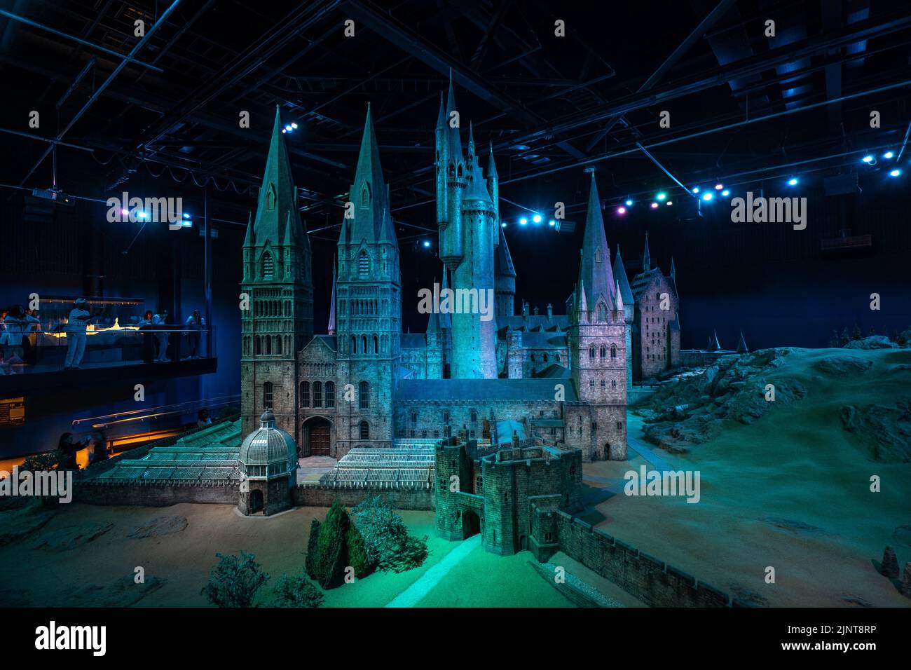 London, Großbritannien - 10. Juni 2022: Miniaturmodell von Hogwarts Castle in Warner Bros - Harry Potter - Studio, London Stockfoto