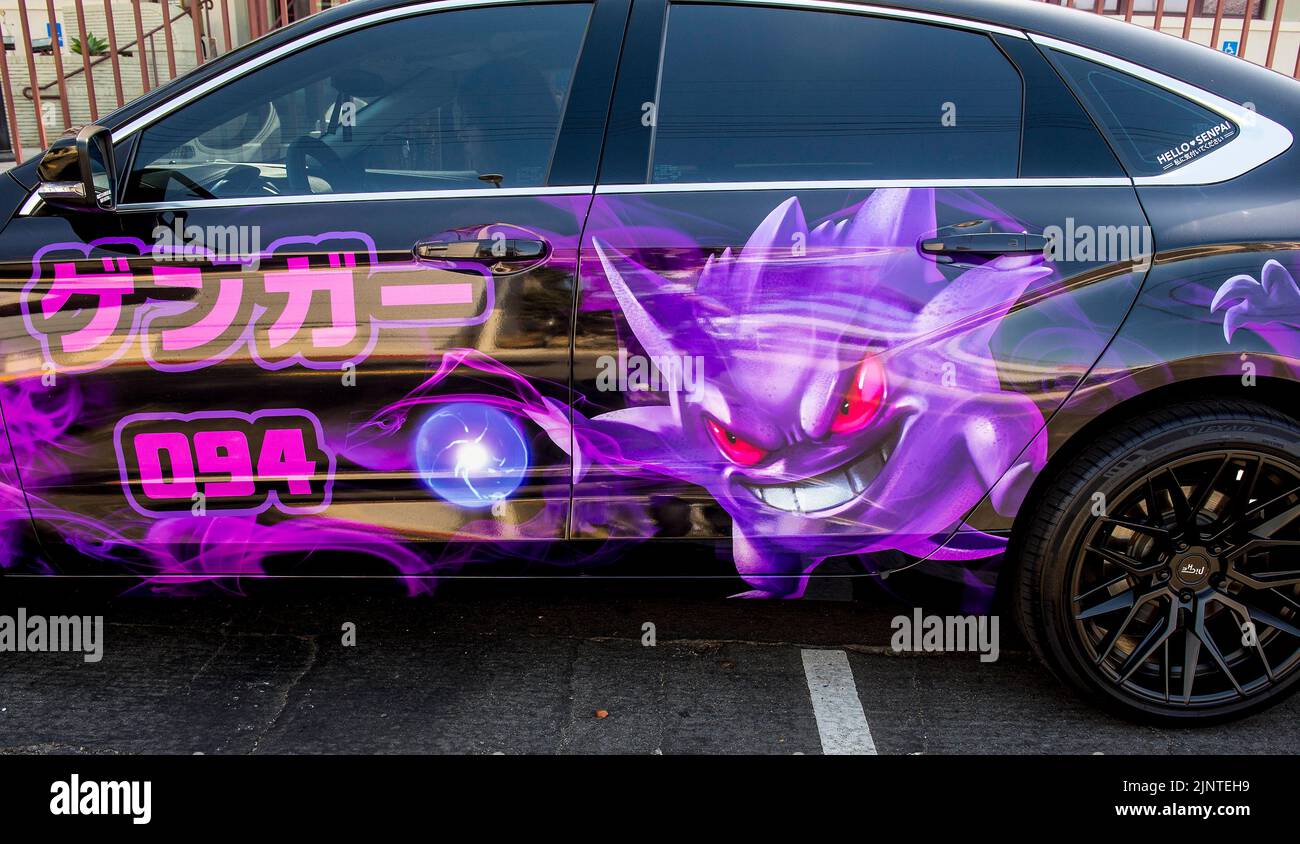 Los Angeles, Kalifornien, USA. 13. August 2022. Auf dem Nisei Week Festival präsentiert DEKOCOcar Autos mit Anime-Wrap. Die Nisei Week, eine jährliche, neuntägige Kulturveranstaltung im historischen Viertel Little Tokyo in der Innenstadt von Los Angeles, ist eines der ältesten ethnischen Festivals in den Vereinigten Staaten.(Bildquelle: © Brian Cahn/ZUMA Press Wire) Stockfoto