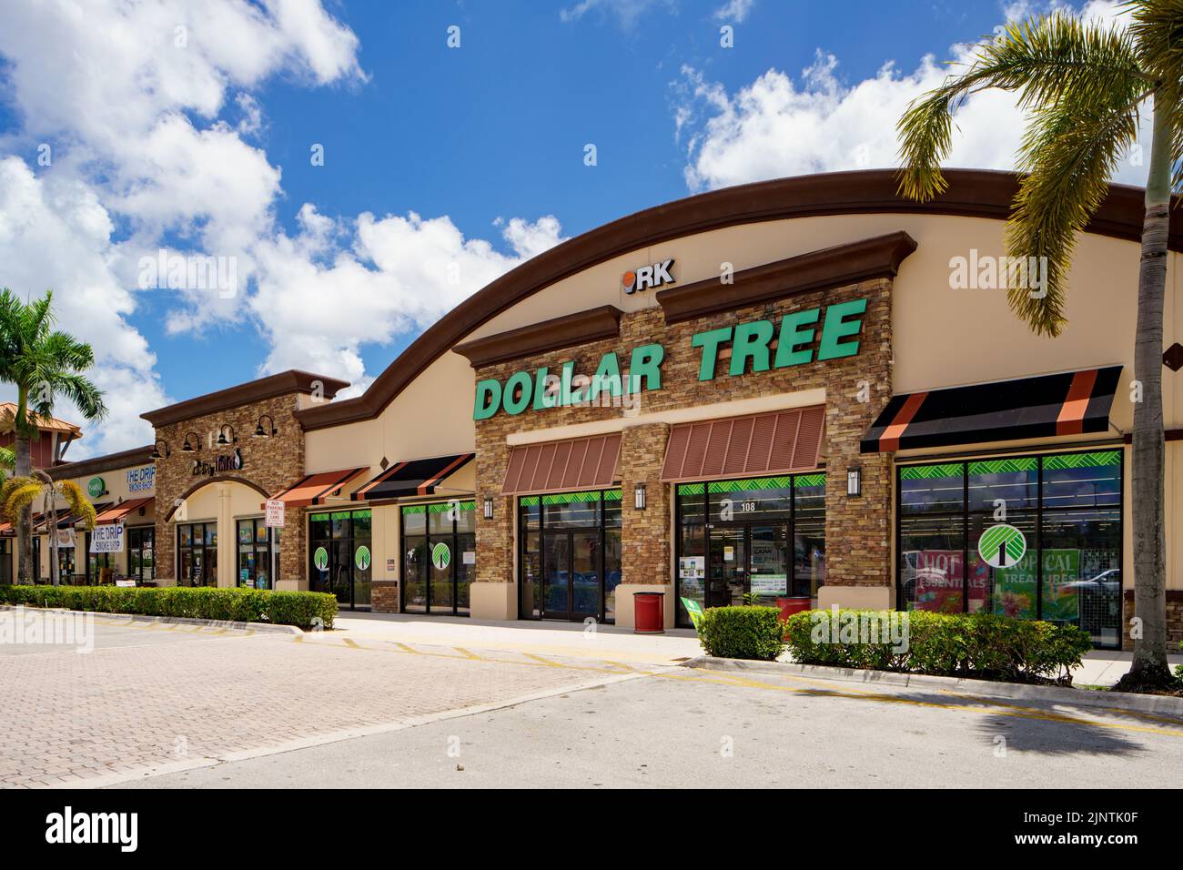 Davie, FL, USA - 30. Juli 2022: Dollar Tree RK Center Davie FL Stockfoto