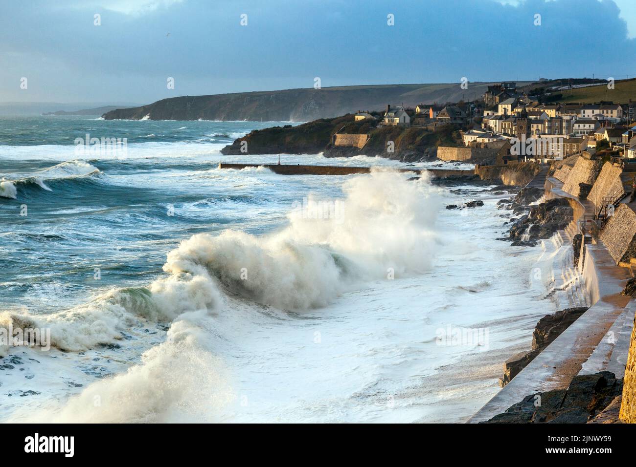 Porthleven; Storm; Cornwall; Großbritannien Stockfoto