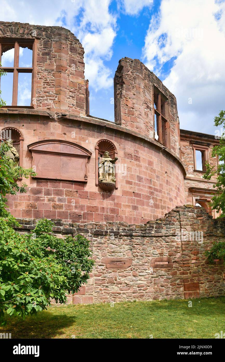 Heidelberg, Deutschland - Juni 2022: Turm mit dem Namen „dicker Turm“ an der nordwestlichen Seite des berühmten Heidelberger Schlosses Stockfoto