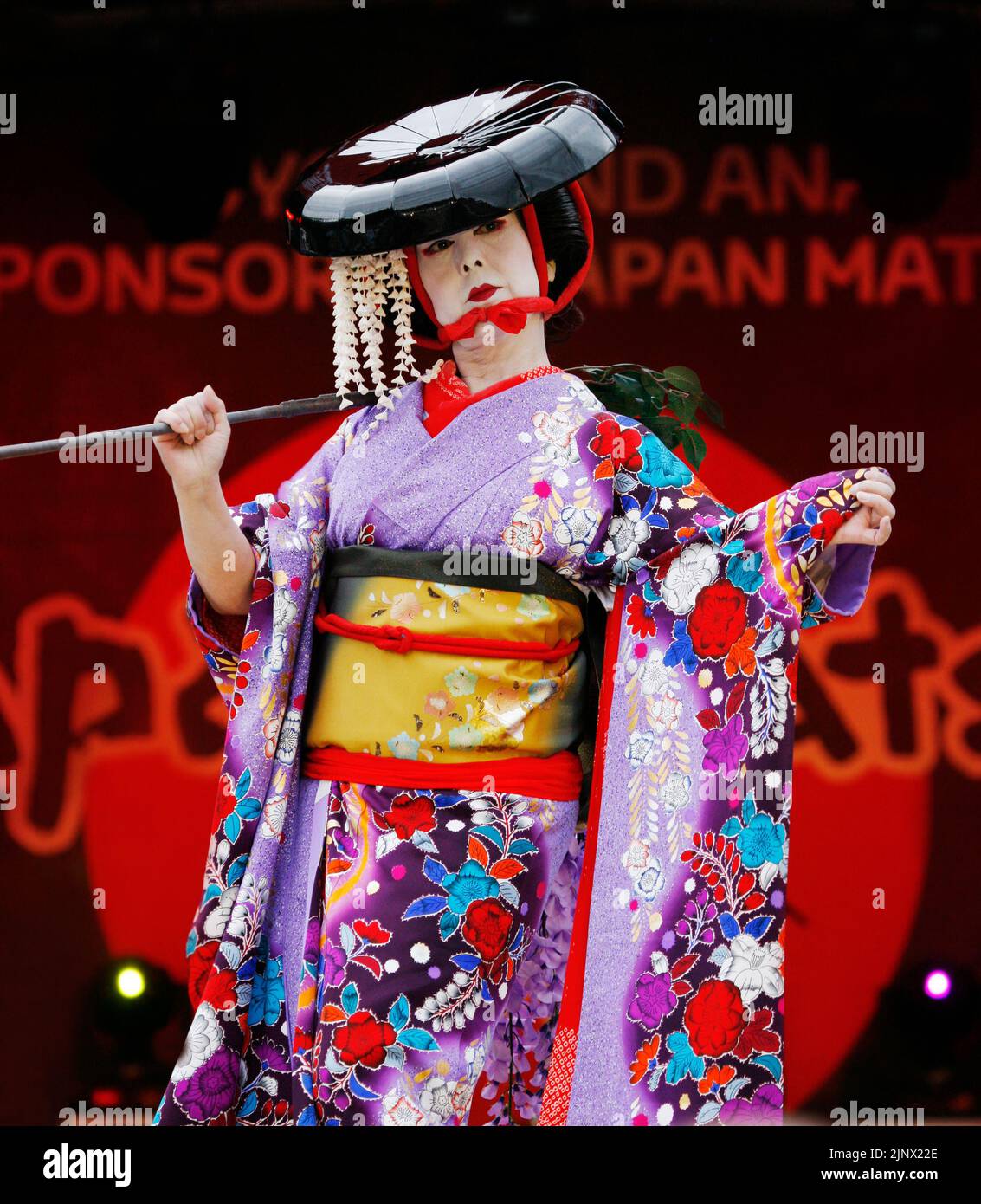 LONDON - OCT 5 : Teilnehmer, Hiroko Tanaka Nihon Buyo Team-japanischer Tanz, beeinflusst vom Kabuki-Tanz, bei 2013 London Japanese Matiri (Festival) bei Stockfoto