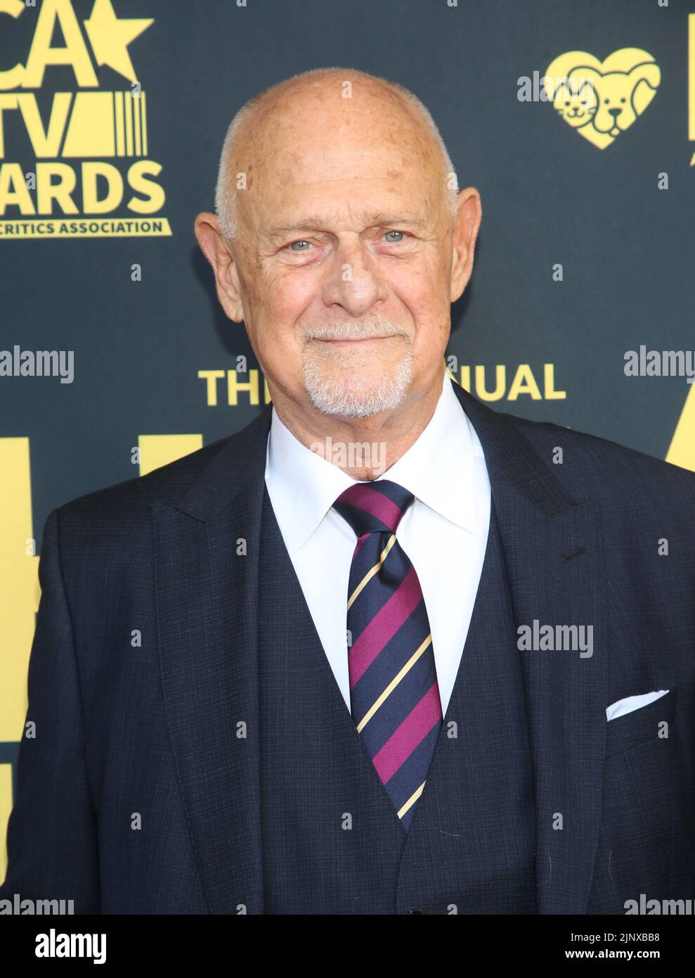 BEVERLY HILLS, CA - AUGUST 13: Gerald McRaney bei den jährlichen HCA TV Awards 2. im Beverly Hilton - International Terrace in Beverly Hills, Kalifornien, am 13. August 2022. Quelle: Saye Sadou/MediaPunch Stockfoto