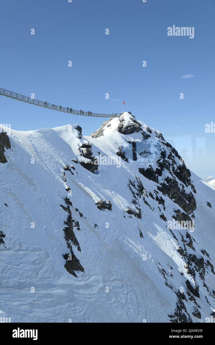 Gehweg, der 2 Berge bei Les Diablerets verbindet Stockfoto