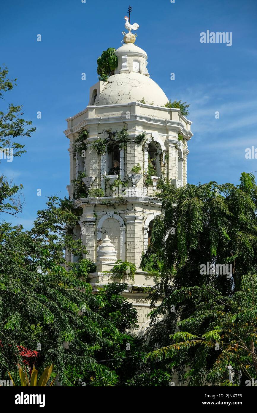 Glockenturm der Metropolitan Cathedral of Saint Paul in Vigan, Insel Luzon, Philippinen. Stockfoto