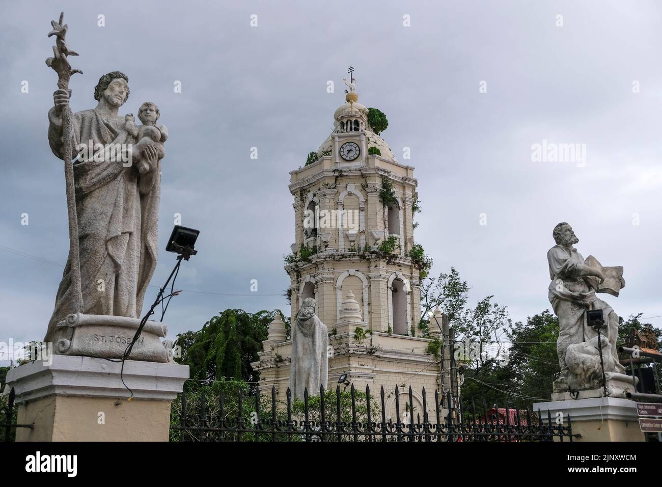 Glockenturm der Metropolitan Cathedral of Saint Paul in Vigan, Insel Luzon, Philippinen. Stockfoto