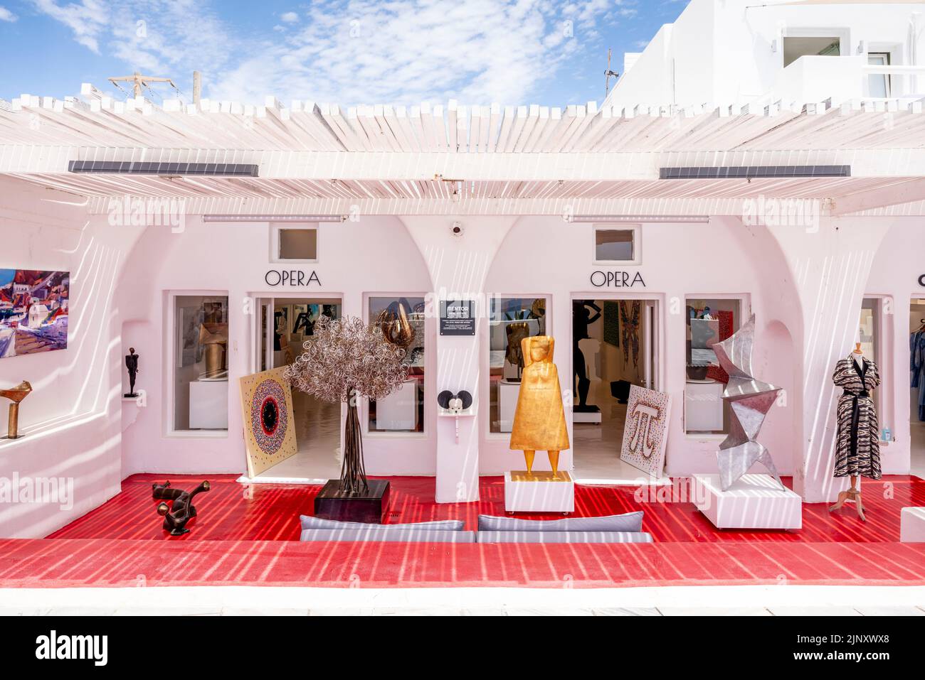 Die Opera Art Gallery, Oia, Santorini, Griechische Inseln, Griechenland. Stockfoto