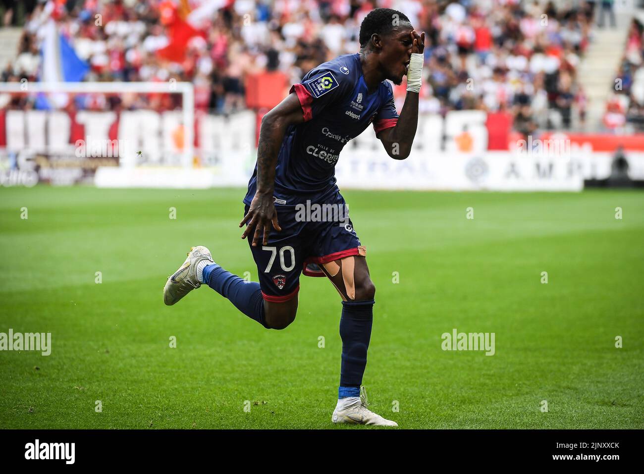 Reims, Frankreich, Frankreich. 14. August 2022. Muhammed CHAM aus Clermont feiert sein Tor beim Ligue 1-Spiel zwischen Stade de Reims und Clermont Foot 63 am 14. August 2022 im Auguste Delaune-Stadion in Reims, Frankreich. (Bild: © Matthieu Mirville/ZUMA Press Wire) Stockfoto