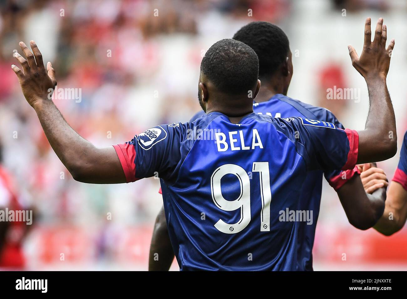 Reims, Frankreich, Frankreich. 14. August 2022. JEREMIE BELA aus Clermont feiert sein Tor beim Ligue 1-Spiel zwischen Stade de Reims und Clermont Foot 63 am 14. August 2022 im Auguste Delaune-Stadion in Reims, Frankreich. (Bild: © Matthieu Mirville/ZUMA Press Wire) Stockfoto