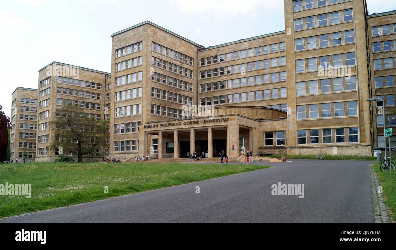 Das Gebäude der IG Farben, das 1928-1930 im Stil der Neuen Sachlichkeit erbaut wurde, beherbergt derzeit den West End Campus der Universität Frankfurt Stockfoto