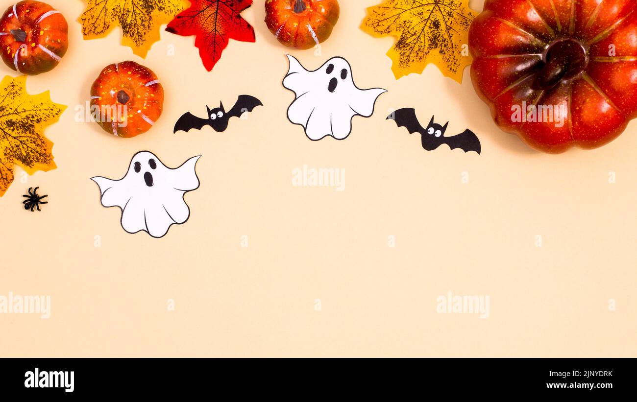 Herbst und Halloween kopieren Raum Hintergrund. Flach liegend Stockfoto