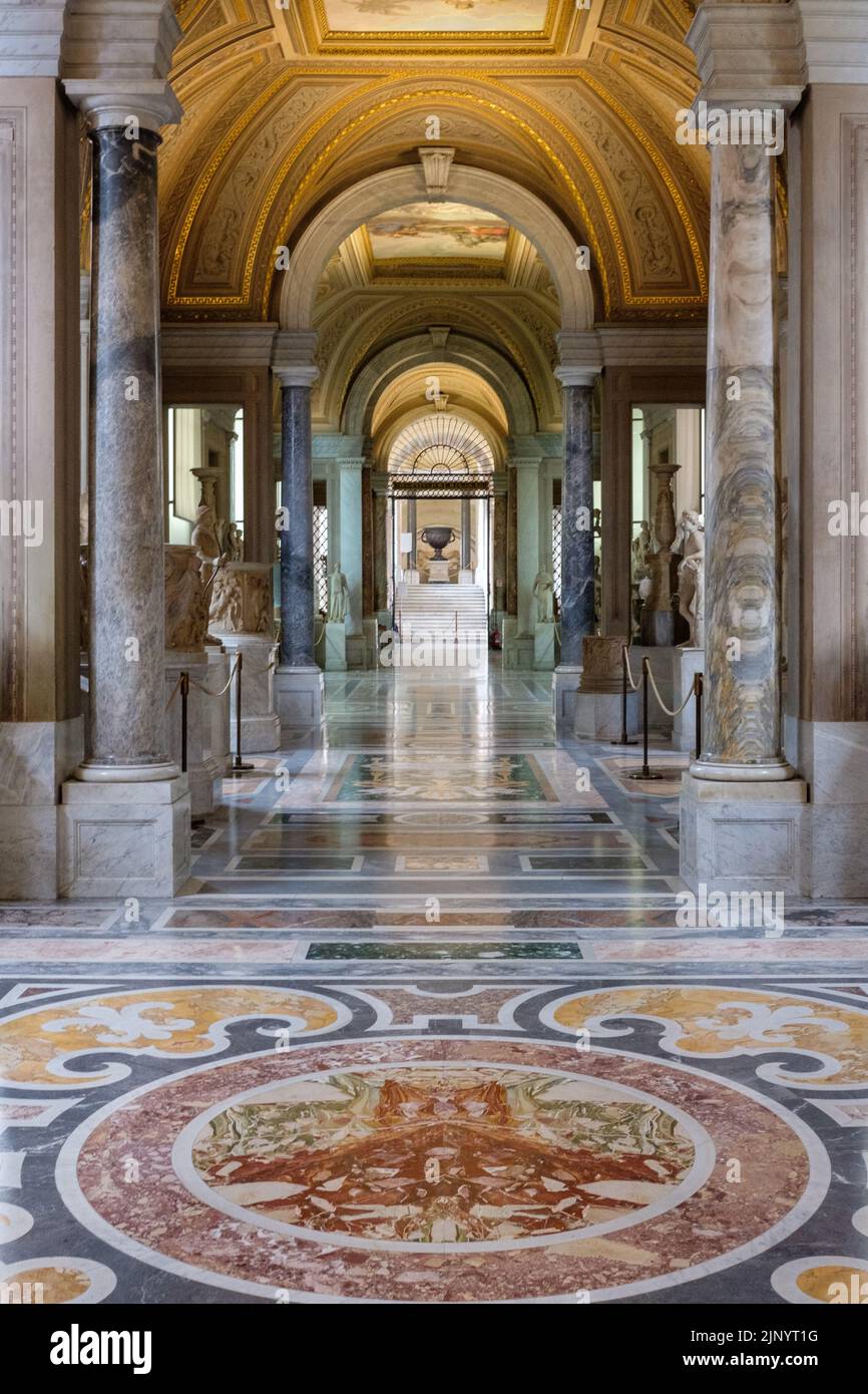 Im Inneren der Vatikanischen Museen in der Vatikanstadt, Rom, Italien, im Jahr 2018. Stockfoto