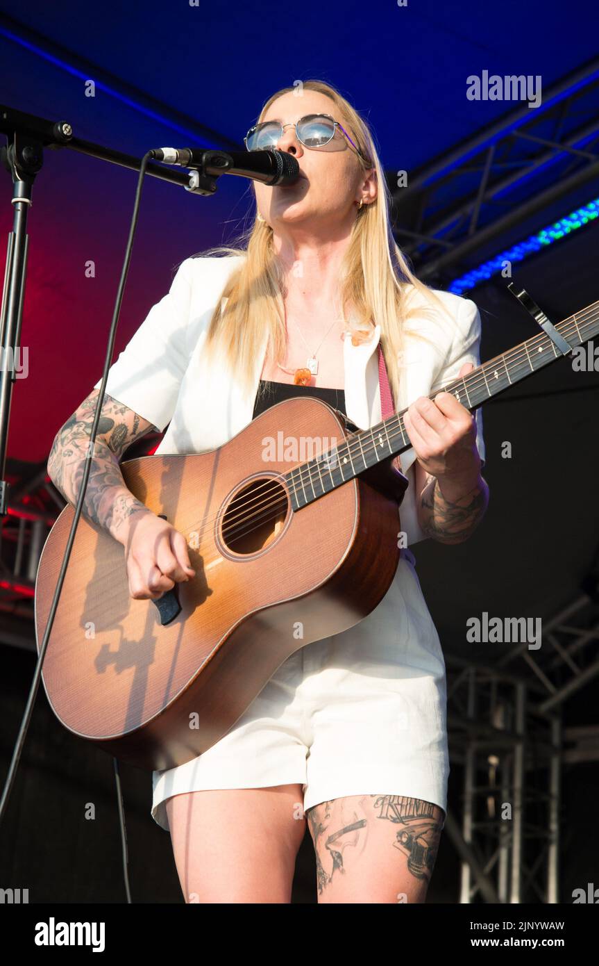 Chester, Großbritannien. 13. August 2022. Lucy Spraggon, Artists Perform for Chester Pride 10. Anniversary (Terry Scott/SPP) Credit: SPP Sport Press Photo. /Alamy Live News Stockfoto