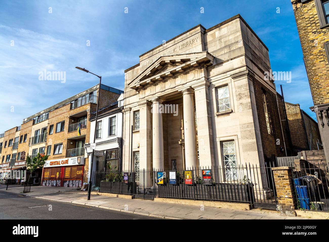 Außenansicht des neoklassischen Chats Palace Arts Centre in Homerton, London, Großbritannien Stockfoto