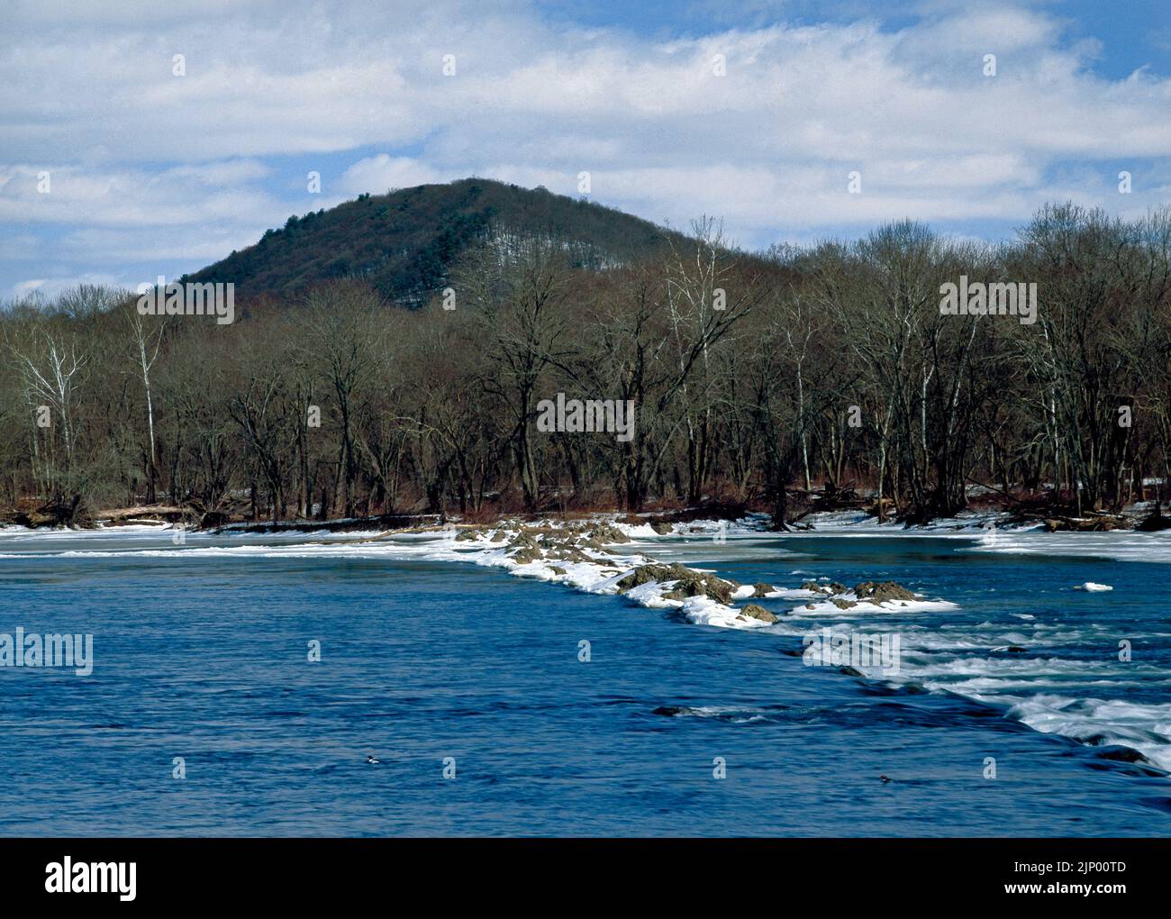 MCKEES Half Falls ist eine malerische Lage am Susquehanna River im Zentrum von Pennsylvania, wo zwei Felsvorsprünge, die den Fluss überqueren, eine Reihe von Stromschnellen bilden Stockfoto