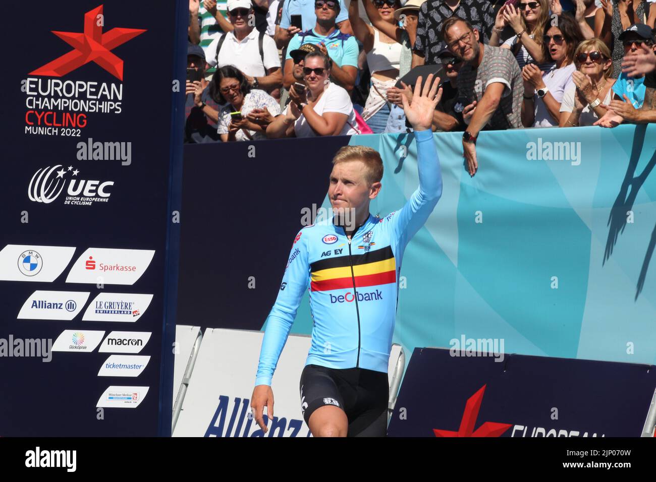 München, Deutschland. 14. August 2022. MÜNCHEN, DEUTSCHLAND - 14. AUGUST: Bronze-Medaillengewinnerin Tim Merlier (Bel) bei der Medaillenübergabe nach der UCI Road Cycling Europameisterschaft 28. 2022 - Men's Road Race ein eintägiges Rennen 207,9km von MurNau nach München am 14. August 2022 in München. (Foto von Arthur THILL/ATP Images) (THILL Arthur/ATP/SPP) Quelle: SPP Sport Press Foto. /Alamy Live News Stockfoto