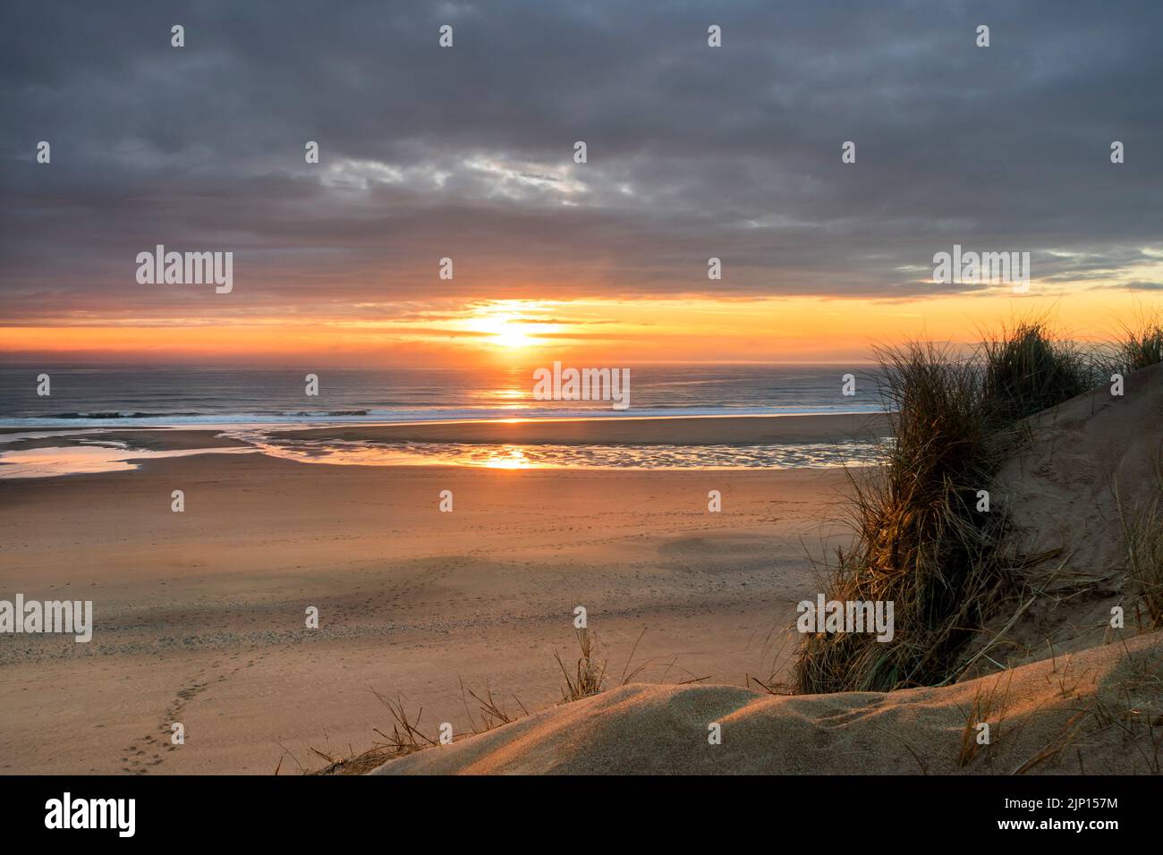 The Plage de Surtainville at Sunset, Manche Department in der Normandie im Nordwesten Frankreichs EU Stockfoto