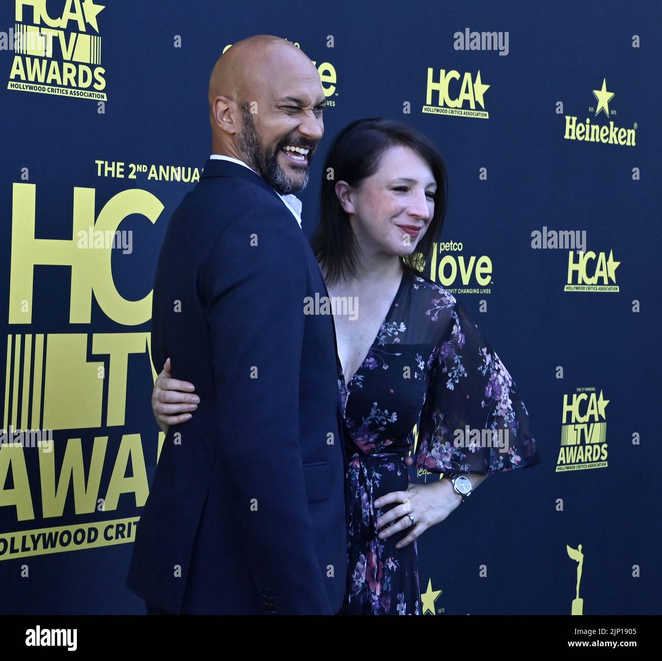 Los Angeles, Usa. 14. August 2022. Keegan-Michael Key (L) und Elle Key nehmen am Sonntag, den 14. August 2022, an den jährlichen HCA TV Awards 2. Teil, die im Beverly Hills Hotel in Beverly Hills, Kalifornien, übertragen werden. Foto von Jim Ruymen/UPI Credit: UPI/Alamy Live News Stockfoto