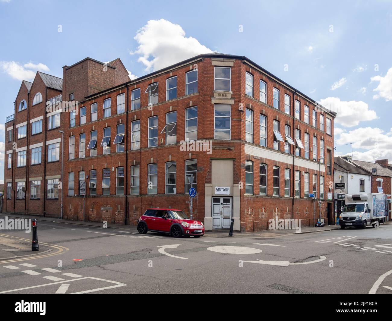 Alte Schuhfabrik, die für den kommerziellen Gebrauch wiederverwendet wurde, Craven St, Northampton, Großbritannien Stockfoto