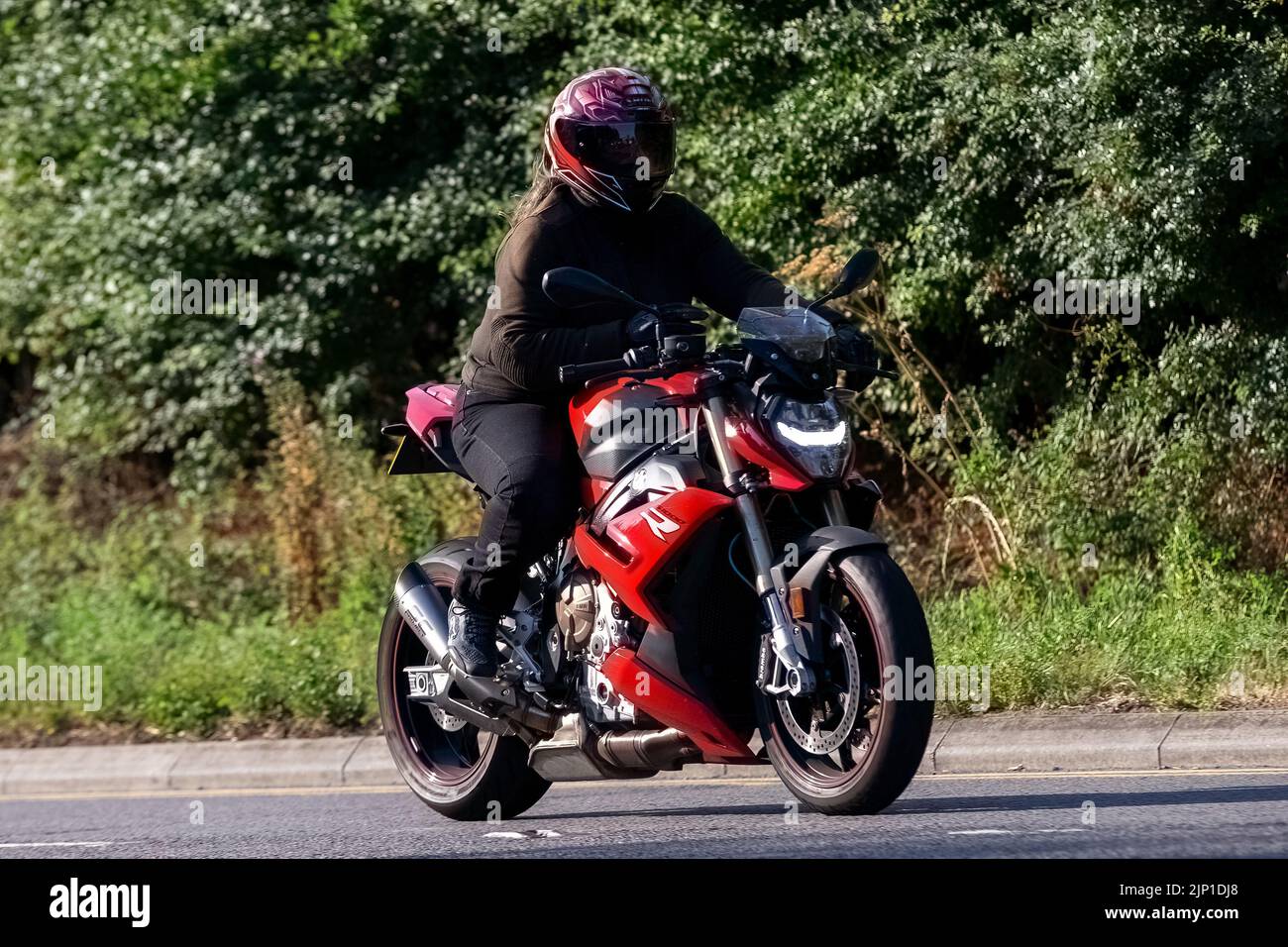 2022 rotes BMW S1000R 999cc Motorrad Stockfoto