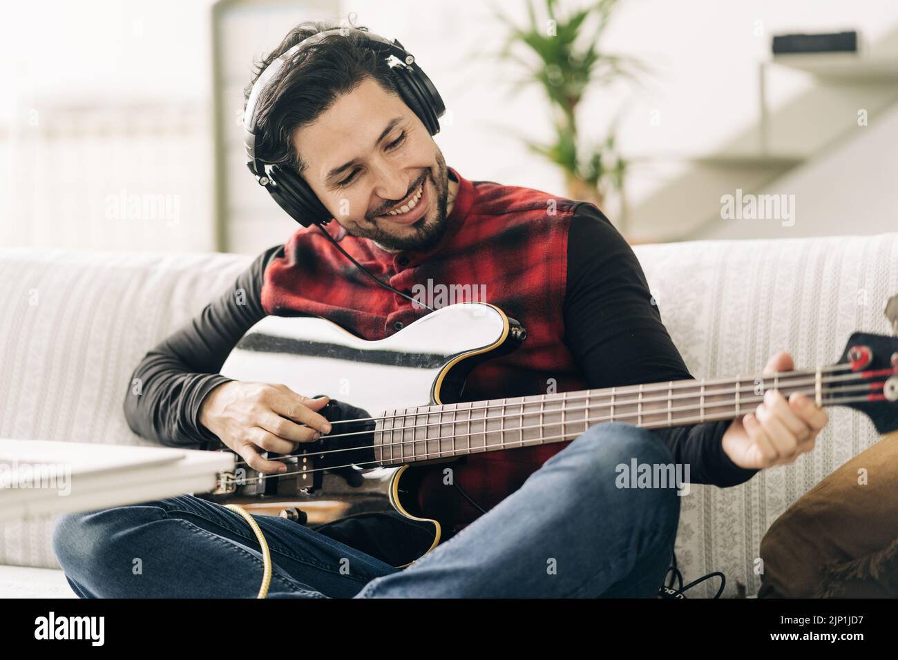 Musik, spielen, entspannt, e Bass, Bassist, Musik, Spiel, Entspannung, Entspannung, Bassisten Stockfoto