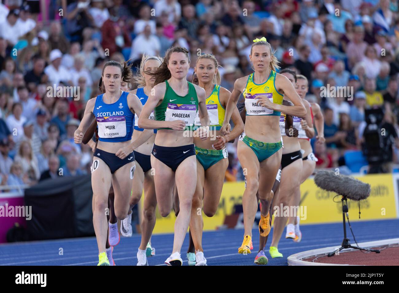 07-8-22 - Ciara Mageean, Nordirland, Linden Hall, Australien, & Laura Muir, Schottland im 1500-Meter-Finale der Frauen bei der Birmingham 2022. Stockfoto